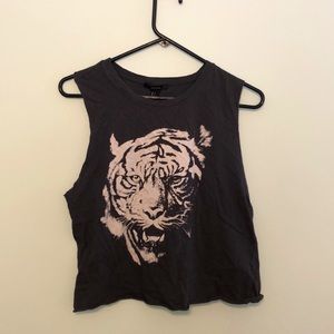 Sleeveless crop tiger shirt